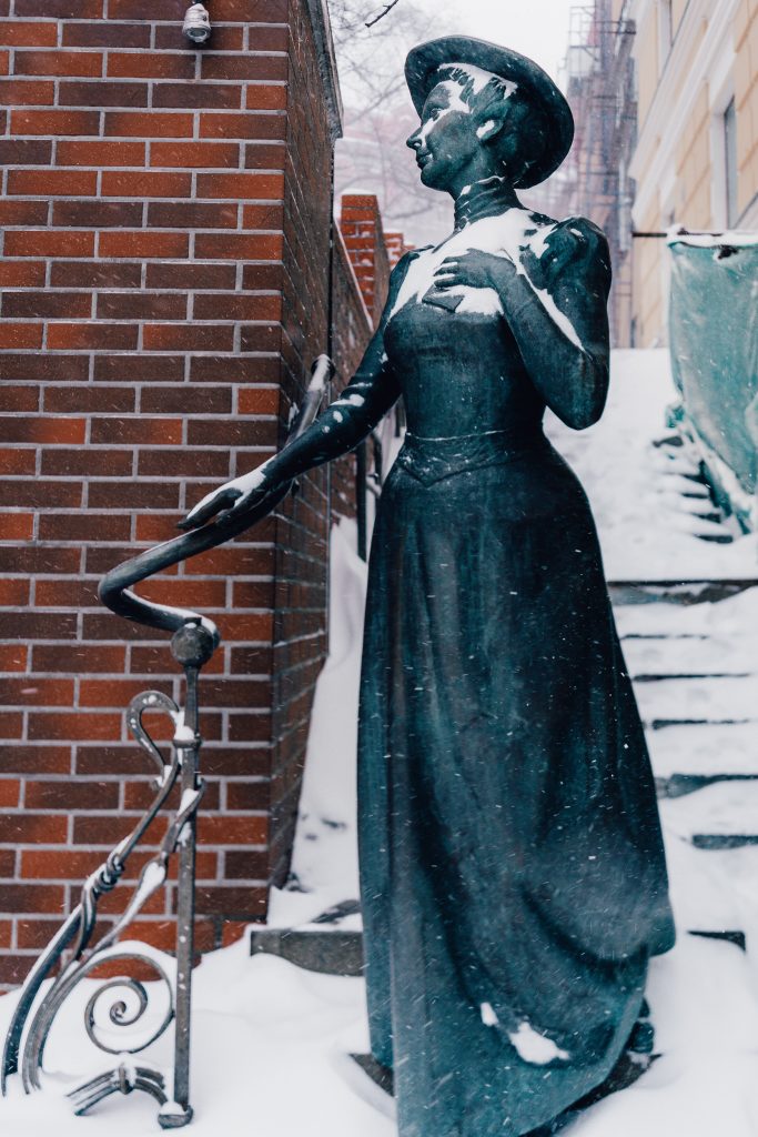Statue of Eleanor Pray in Vladivostok