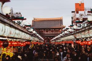 crowds in front of Senso-ji Temple in Tokyo Japan